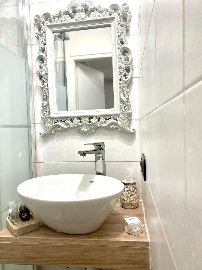 Miluar - Centro Storico - Lungo La Via Della Musica Bed & Breakfast Napoli Bagian luar foto