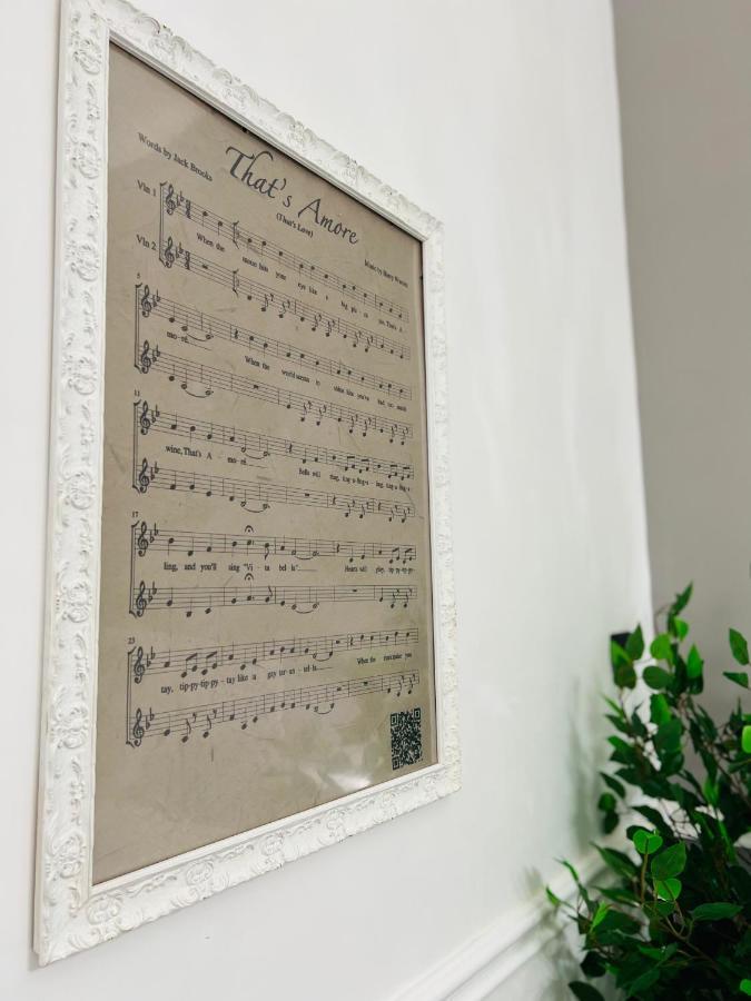 Miluar - Centro Storico - Lungo La Via Della Musica Bed & Breakfast Napoli Bagian luar foto