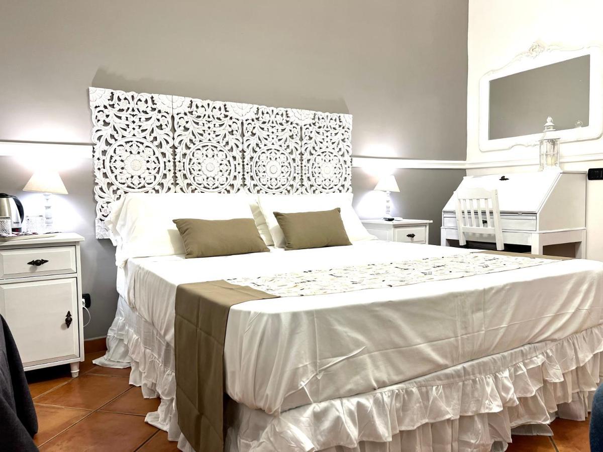 Miluar - Centro Storico - Lungo La Via Della Musica Bed & Breakfast Napoli Bagian luar foto