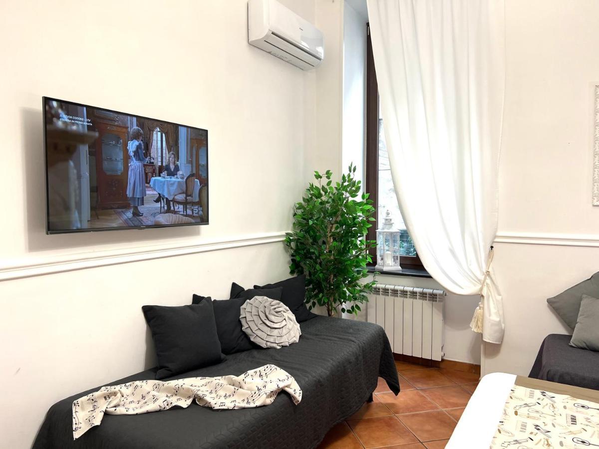 Miluar - Centro Storico - Lungo La Via Della Musica Bed & Breakfast Napoli Bagian luar foto