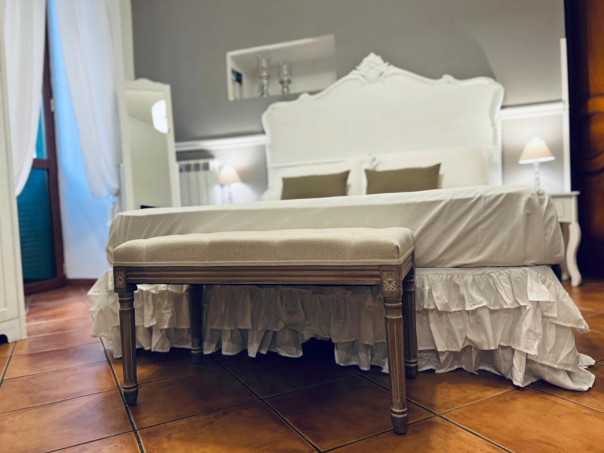 Miluar - Centro Storico - Lungo La Via Della Musica Bed & Breakfast Napoli Bagian luar foto